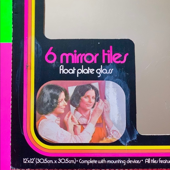Groovy 1970s floating mirror tiles set of 5 in box - Picture 2 of 5